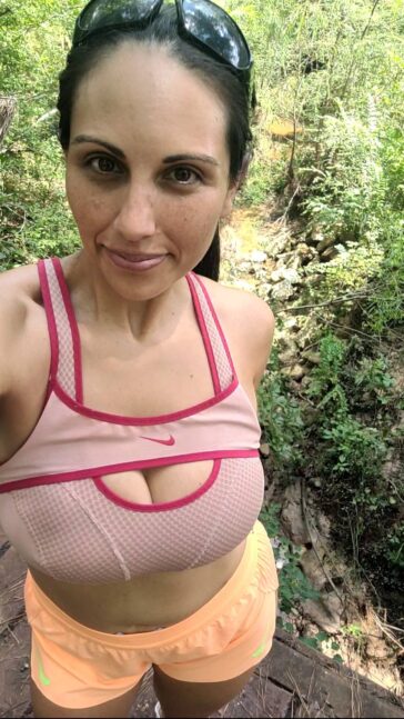 VibreGirly, Girls and female athletes in leggings doing squats and deadlifts. Booty gains workout, glute transformation before after, strong legs training, gym aesthetic women, fitness motivation, curvy fitness journey, thick thighs workout, peach booty exercises, women powerlifting transformation