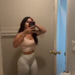 VibreGirly, Girls and female athletes in leggings doing squats and deadlifts. Booty gains workout, glute transformation before after, strong legs training, gym aesthetic women, fitness motivation, curvy fitness journey, thick thighs workout, peach booty exercises, women powerlifting transformation