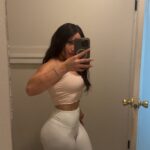 VibreGirly, Girls and female athletes in leggings doing squats and deadlifts. Booty gains workout, glute transformation before after, strong legs training, gym aesthetic women, fitness motivation, curvy fitness journey, thick thighs workout, peach booty exercises, women powerlifting transformation