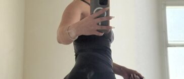 VibreGirly, Girls and female athletes in leggings doing squats and deadlifts. Booty gains workout, glute transformation before after, strong legs training, gym aesthetic women, fitness motivation, curvy fitness journey, thick thighs workout, peach booty exercises, women powerlifting transformation