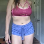 VibreGirly, Girls and female athletes in leggings doing squats and deadlifts. Booty gains workout, glute transformation before after, strong legs training, gym aesthetic women, fitness motivation, curvy fitness journey, thick thighs workout, peach booty exercises, women powerlifting transformation