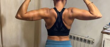 VibreGirly, Girls and female athletes in leggings doing squats and deadlifts. Booty gains workout, glute transformation before after, strong legs training, gym aesthetic women, fitness motivation, curvy fitness journey, thick thighs workout, peach booty exercises, women powerlifting transformation