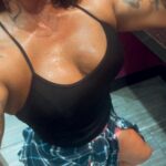 VibreGirly, Girls and female athletes in leggings doing squats and deadlifts. Booty gains workout, glute transformation before after, strong legs training, gym aesthetic women, fitness motivation, curvy fitness journey, thick thighs workout, peach booty exercises, women powerlifting transformation